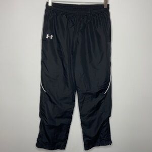 Under Armour black sticky pants size small loose fit